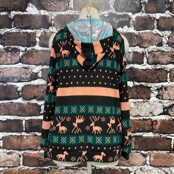 Miss U Sweater Christmas Womens Small Black Green NWT Winter Cold Shoulder Knit - Picture 9 of 13